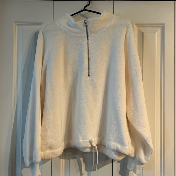 Old Navy cropped drawstring cream fleece - Picture 1 of 2